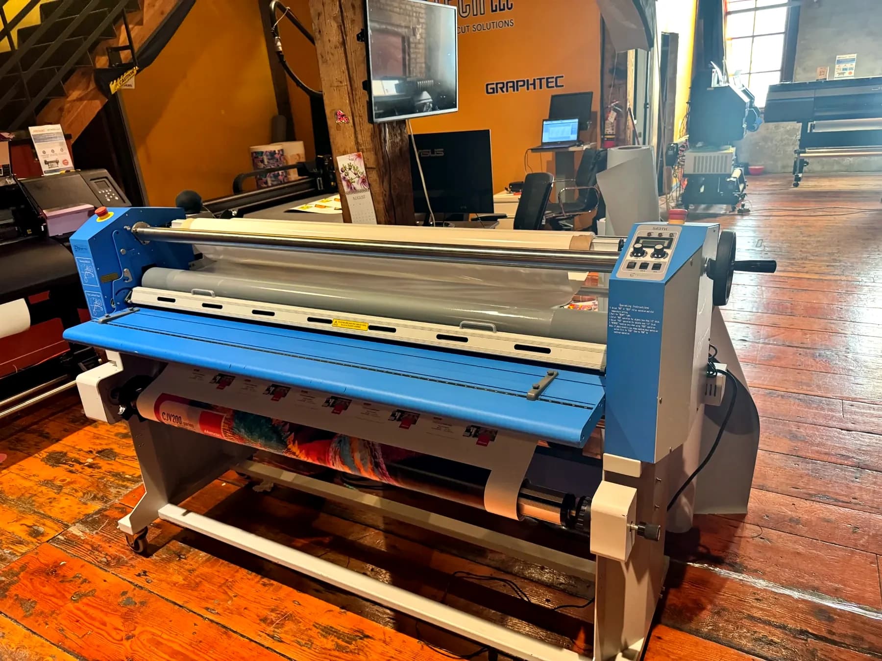 Finishing & Lamination at 7th Creation Studio